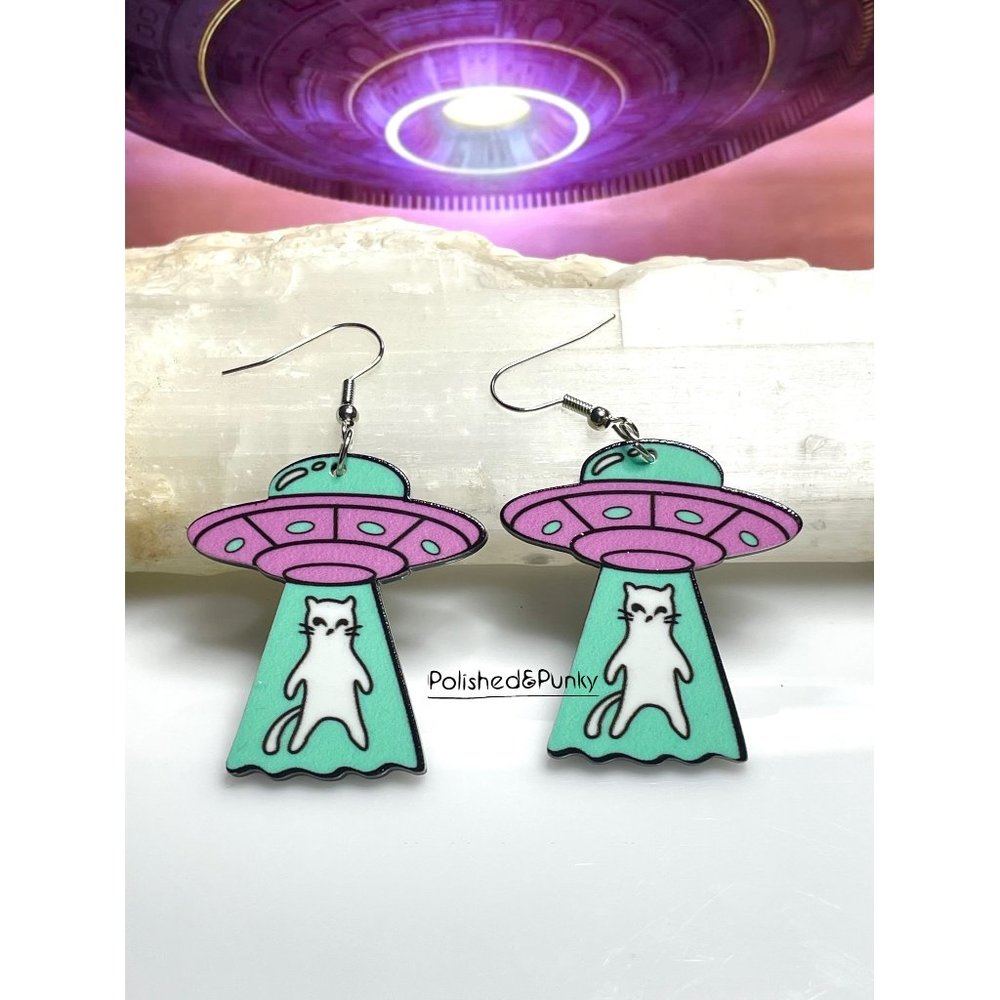 UFO Earrings ~ UFO Cat abduction Earrings ~ Cat Earrings ~ Alien Earrings ~ BOX